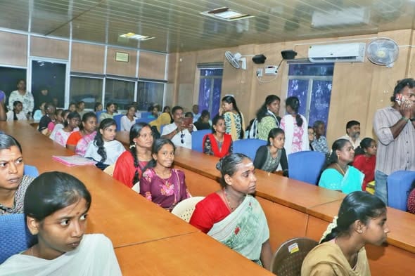 புதுச்சேரி பாரதிதாசன் மகளிர் கல்லூரியில் சென்டாக் சேர்க்கை சான்றிதழ் வழங்கும் விழா