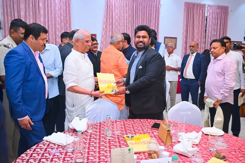 தமிழக ஆளுநர் ராஜேந்திர விஸ்வநாத் அர்லேகரைச் சந்தித்தார் ஜோஸ் சார்லஸ் மார்ட்டின் - படம் 2