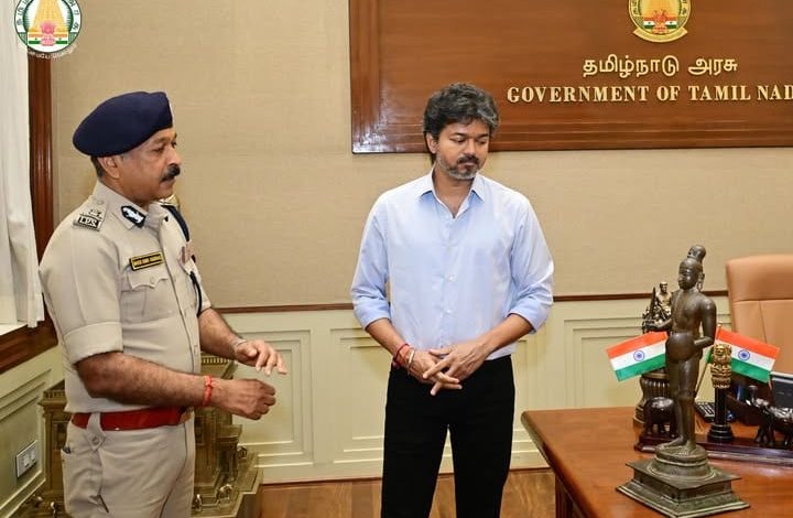 இங்கிலாந்திலிருந்து மீட்கப்பட்ட பழமையான திருமங்கை ஆழ்வார் சிலை: முதல்வர் தலைமைச் செயலகத்தில் பார்வையிட்டார்!