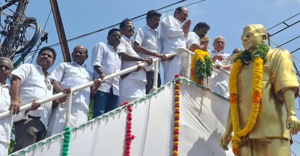 ஜி.கே. மூப்பனார் பிறந்தநாள்: புதுச்சேரியில் திருவுருவச் சிலைக்கு காங்கிரஸ் கட்சியினர் மாலை அணிவித்து மரியாதை!
