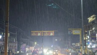 விழுப்புரம் மற்றும் அதன் சுற்றுவட்டார பகுதிகளில் பலத்த இடியுடன் கனமழை: பொதுமக்கள் இயல்பு வாழ்க்கை பாதிப்பு