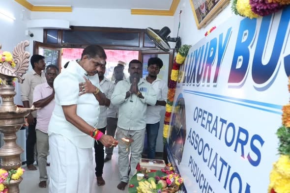 புதுச்சேரியில் சொகுசு பேருந்து உரிமையாளர்கள் சங்கத்தின் தொடக்க விழா: அமைச்சர் ஆ. நமச்சிவாயம் தொடங்கி வைத்தார்