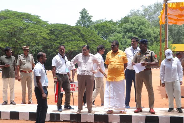இந்திய ரிசர்வ் பட்டாலியனில் சப்-இன்ஸ்பெக்டர் பதவிக்கான உடல் தகுதித் தேர்வு: அமைச்சர் நமச்சிவாயம் பார்வையிட்டார்