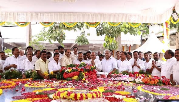 ஜி.கே. மூப்பனாரின் 25-வது நினைவு தினம்: சென்னையில் தலைவர்கள் மலர் தூவி மரியாதை!