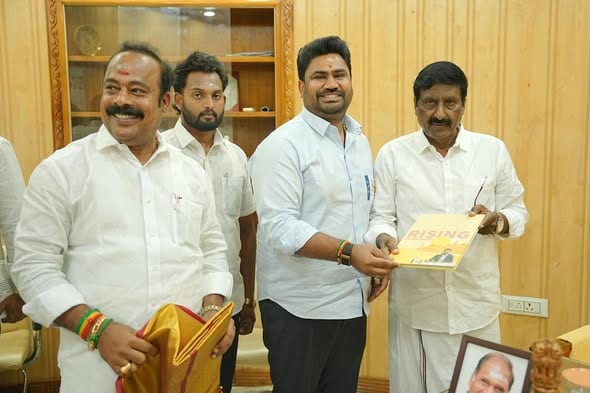 தற்காலிக சபாநாயகர் அன்பழகனைச் சந்தித்து ‘Rising Puducherry’ புத்தகத்தை வழங்கிய ஜோஸ் சார்லஸ் மார்ட்டின்!
