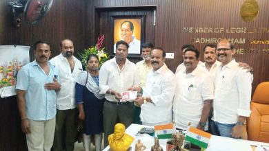 வீடு கட்ட 2வது தவணை மானியத் தொகைக்கான ஆணையை பயனாளிகளுக்கு வழங்கிய கதிர்காமம் எம்எல்ஏ அழகு