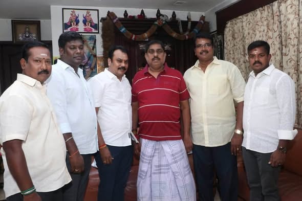உழவர்கரை தொகுதி எம்.எல்.ஏ. சரவணன் உள்துறை அமைச்சர் நமச்சிவாயத்தை சந்தித்து பிறந்தநாள் வாழ்த்து பெற்றார்