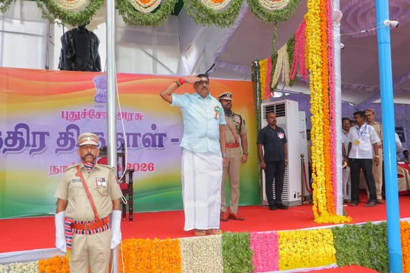 புதுச்சேரியில் 80-வது சுதந்திர தின விழா: தேசியக் கொடியை ஏற்றினார் முதலமைச்சர் ரங்கசாமி - படம் 3
