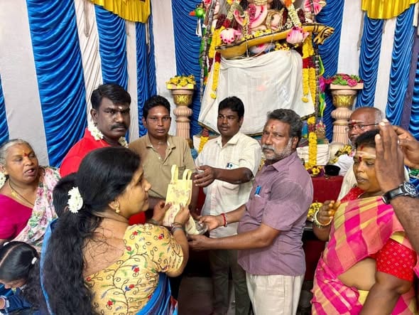 புதுச்சேரி குமரகுருநகரில் 26-ஆம் ஆண்டு விநாயகர் சதுர்த்தி விழா: 4-ஆம் நாள் அன்னதான பிரசாத விநியோகம்!