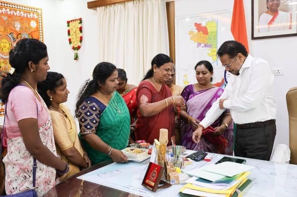 புதுச்சேரி துணைநிலை ஆளுநருக்கு பாஜக மகளிர் அணியினர் ராக்கி கட்டி ரக்ஷா பந்தன் வாழ்த்து!