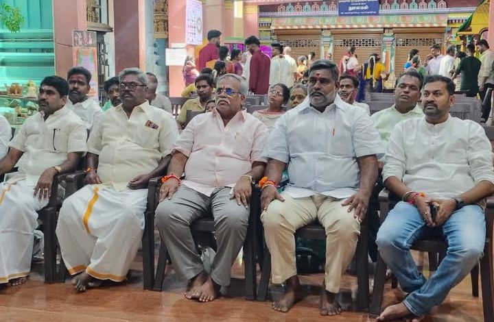 புதுச்சேரி வேதபுரீஸ்வரர் கோயிலில் பிரதமர் மோடியின் 'மனதின் குரல்' நிகழ்ச்சி ஒளிபரப்பு: பாஜக நிர்வாகிகள் திரளாகப் பங்கேற்பு!