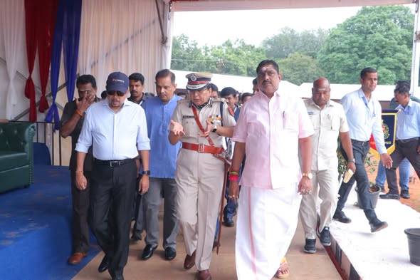 புதுச்சேரி காவல்துறை ஜனாதிபதியின் வண்ண அணிவகுப்பு ஒத்திகை