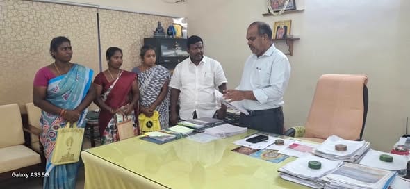 பொதுப்பணித்துறை வவுச்சர் ஊழியர்களுக்கு பணிக்கொடை, வாரிசு வேலை: தலைமைப் பொறியாளரிடம் மனு!