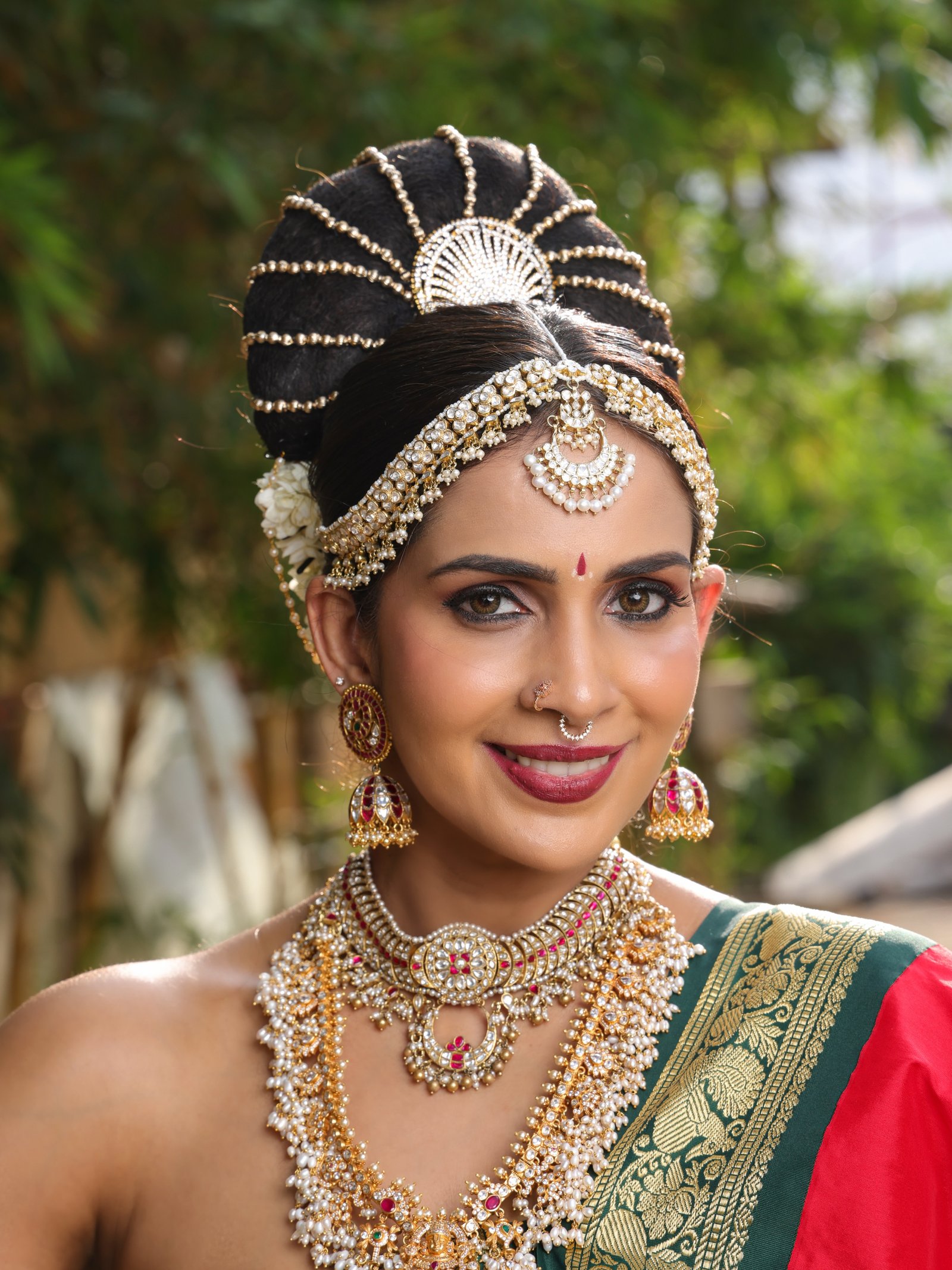 பாரம்பரிய நகைகளுடன் ராஜகுமாரி பாவனையில் சம்யுக்தா ஷண்முகநாதன் - படம் 4