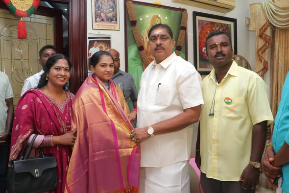 சென்னையில் நடைபெற்ற ‘சித்ர நாட்டியம்’ நிகழ்ச்சியில் சாதனை: செல்வி நிஹாரிகாவை வாழ்த்திய உள்துறை அமைச்சர் நமச்சிவாயம்!