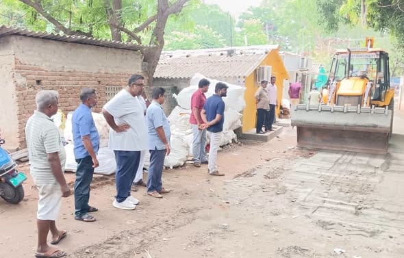 தட்டாஞ்சாவடியில் மழைநீர் தேங்காமல் சாலை சீரமைப்பு: அசோக் ஆனந்தன் முன்னெடுப்பால் பொதுமக்கள் மகிழ்ச்சி