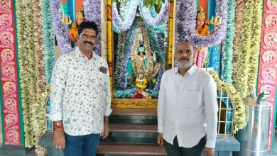 ஏனாம் வாசவி கன்னிகா பரமேஸ்வரி அம்மன் கோவிலில் ரூ.10 லட்சம் ரூபாய் நோட்டுகளால் சிறப்பு அலங்காரம்!