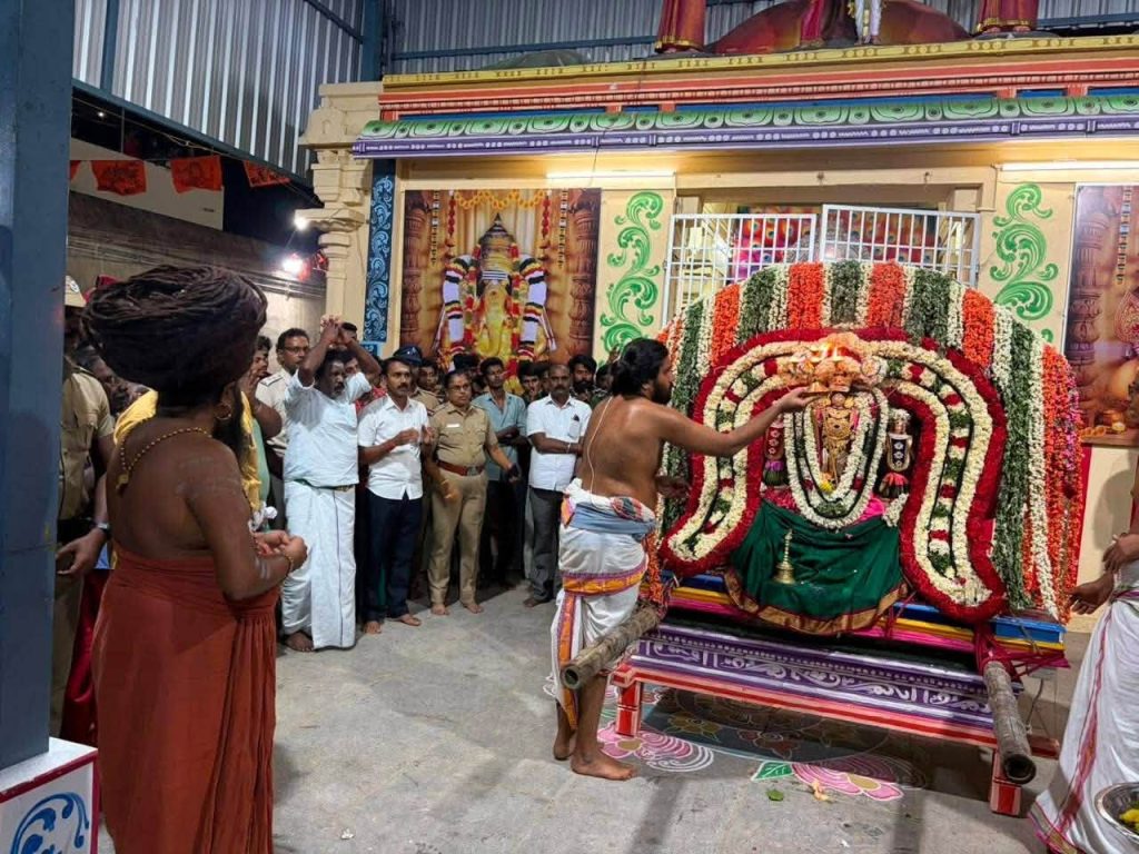 குத்தாலம் திருக்கோவிலில் ஆடிக்கிருத்திகை தெப்ப உற்சவம்