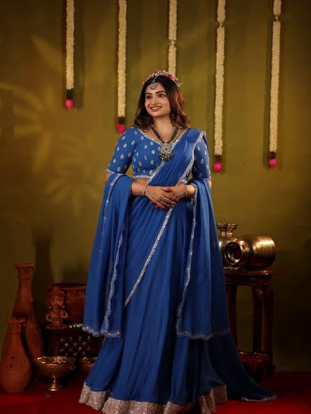 கண்களைக் கவரும் எழில்மிகு தோற்றத்தில் நடிகை நக்ஷத்ரா நாகேஷ்: வைரலாகும் அழகிய புகைப்படத் தொகுப்பு - படம் 3