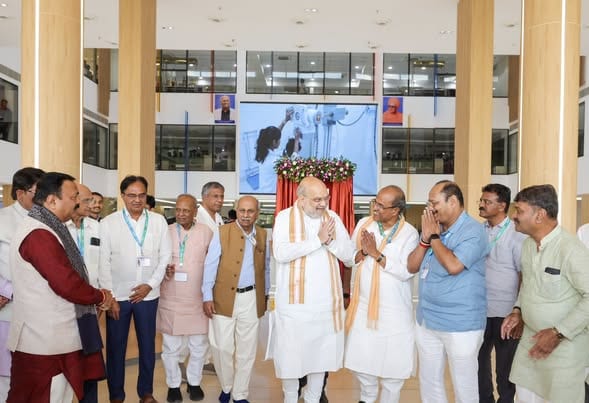 கர்நாடகாவில் 1,200 படுக்கைகள் கொண்ட அதிநவீன மருத்துவமனை வளாகத்தை பார்வையிட்டார் மத்திய அமைச்சர் அமித் ஷா!