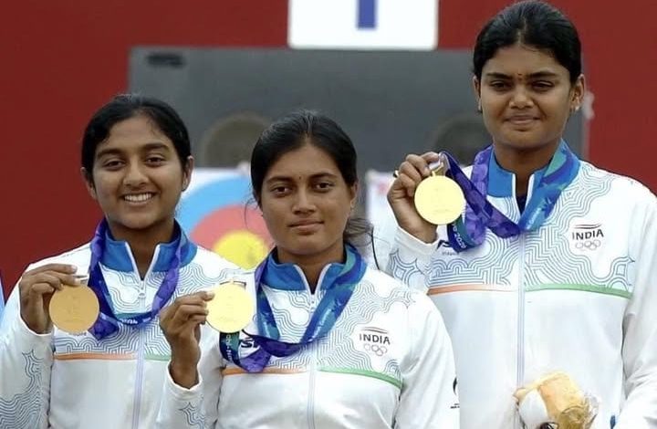 ஆசிய விளையாட்டுப் போட்டியில் தங்கம் வென்ற இந்திய மகளிர் வில்வித்தை அணி: ஆந்திர ஆளுநர் அப்துல் நசீர் பாராட்டு