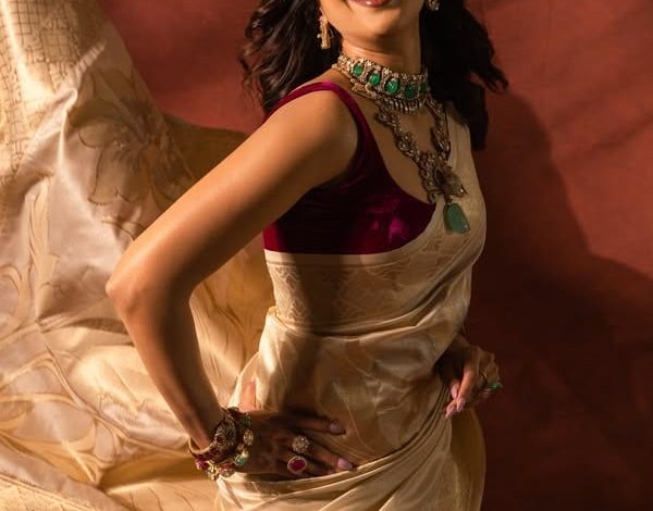 பாரம்பரிய நகைகளில் பேரழகாய் ஜொலிக்கும் நடிகை கேத்ரின் தெரசா: வைரலாகும் லேட்டஸ்ட் போட்டோஷூட்!
