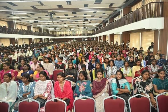 சென்னையில் போதைப்பொருள் மற்றும் சைபர் குற்றங்களுக்கு எதிரான விழிப்புணர்வு முகாம்: 3,500 கல்லூரி மாணவர்கள் உறுதிமொழி!