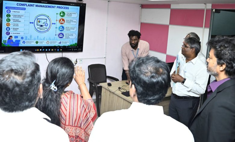 சென்னை 'மின்னகம்' மின் நுகர்வோர் சேவை மையத்தில் முதலமைச்சர் ச.ஜோசப் விஜய் நேரில் ஆய்வு!