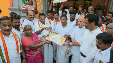 புதுப்பேட்டை மாரியம்மன் கோவிலில் சிறப்பு பூஜை: தீவிர வாக்கு சேகரிப்பில் காங்கிரஸ் வேட்பாளர் விநாயகம்!