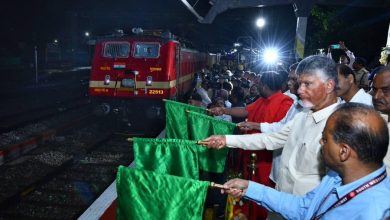 தாதர் - புதுச்சேரி எக்ஸ்பிரஸ் ரயில் இனி குப்பம் நிலையத்தில் நின்று செல்லும்: முதல்வர் சந்திரபாபு நாயுடு தொடங்கி வைத்தார்!