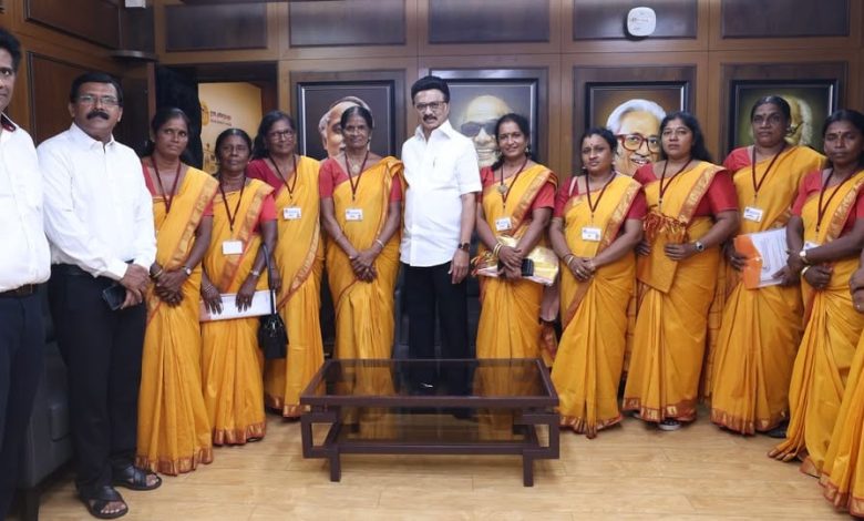 திமுக தலைவர் மு.க.ஸ்டாலினை நேரில் சந்தித்த 'ஈழத் தமிழ்ப் பெண்கள் குரல்' அமைப்பினர்!