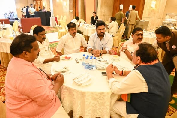 மத்திய இணை அமைச்சர் எஸ்.பி. சிங் பாகேலுடன் ஜோஸ் சார்லஸ் மார்ட்டின் சந்திப்பு: புதுச்சேரி வளர்ச்சி குறித்து ஆலோசனை!