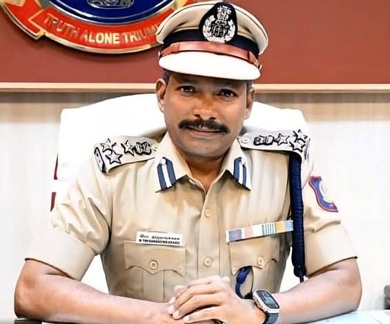 கேரளாவிற்கு கனிம வளம் கடத்தப்பட்டால் கடும் நடவடிக்கை: களியக்காவிளை சோதனை சாவடிகளில் டிஐஜி திருநாவுக்கரசு திடீர் ஆய்வு!