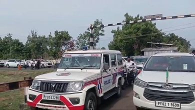 காரைக்காலில் நிலக்கரி சரக்கு ரயிலுக்காக அரை மணி நேரம் வெயிலில் காத்திருந்த உள்துறை அமைச்சர் நமச்சிவாயம்!