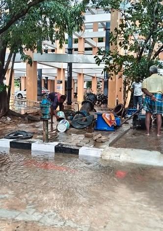 காரைக்காலில் திடீர் குழாய் உடைப்பு: சாலையில் ஆறுபோல் பெருக்கெடுத்து ஓடிய குடிநீர்!