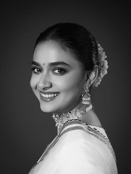 கவர்ந்திழுக்கும் புதிய தோற்றத்தில் கீர்த்தி சுரேஷ்: இணையத்தில் வைரலாகும் புகைப்படத் தொகுப்பு! - படம் 3