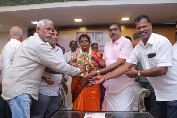 உள்துறை அமைச்சர் நமச்சிவாயம் பிறந்தநாள்: மாணவர்களுக்கு கல்வி உதவித்தொகை வழங்கி உற்சாக கொண்டாட்டம்!