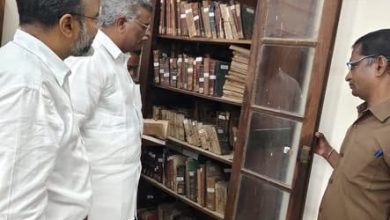 புதுச்சேரி ரோமன் ரோலண்ட் நூலகத்தில் அமைச்சர் பெ.ராஜவேலு திடீர் ஆய்வு: வாசகர்களிடம் குறைகளைக் கேட்டறிந்தார்!
