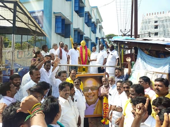 திருக்கோவிலூரில் பேரறிஞர் அண்ணா பிறந்தநாள்: அமைச்சர் பொன்முடி தலைமையில் திமுகவினர் உருவச்சிலைக்கு மாலை அணிவித்து மரியாதை!