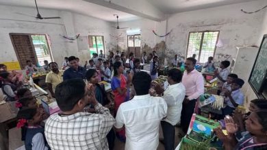 காரைக்கால் நெடுங்காடு அரசுப் பள்ளியில் அறிவியல் கண்காட்சி: எம்.எல்.ஏ. டாக்டர் விக்னேஸ்வரன் தொடங்கி வைத்துப் பாராட்டு!