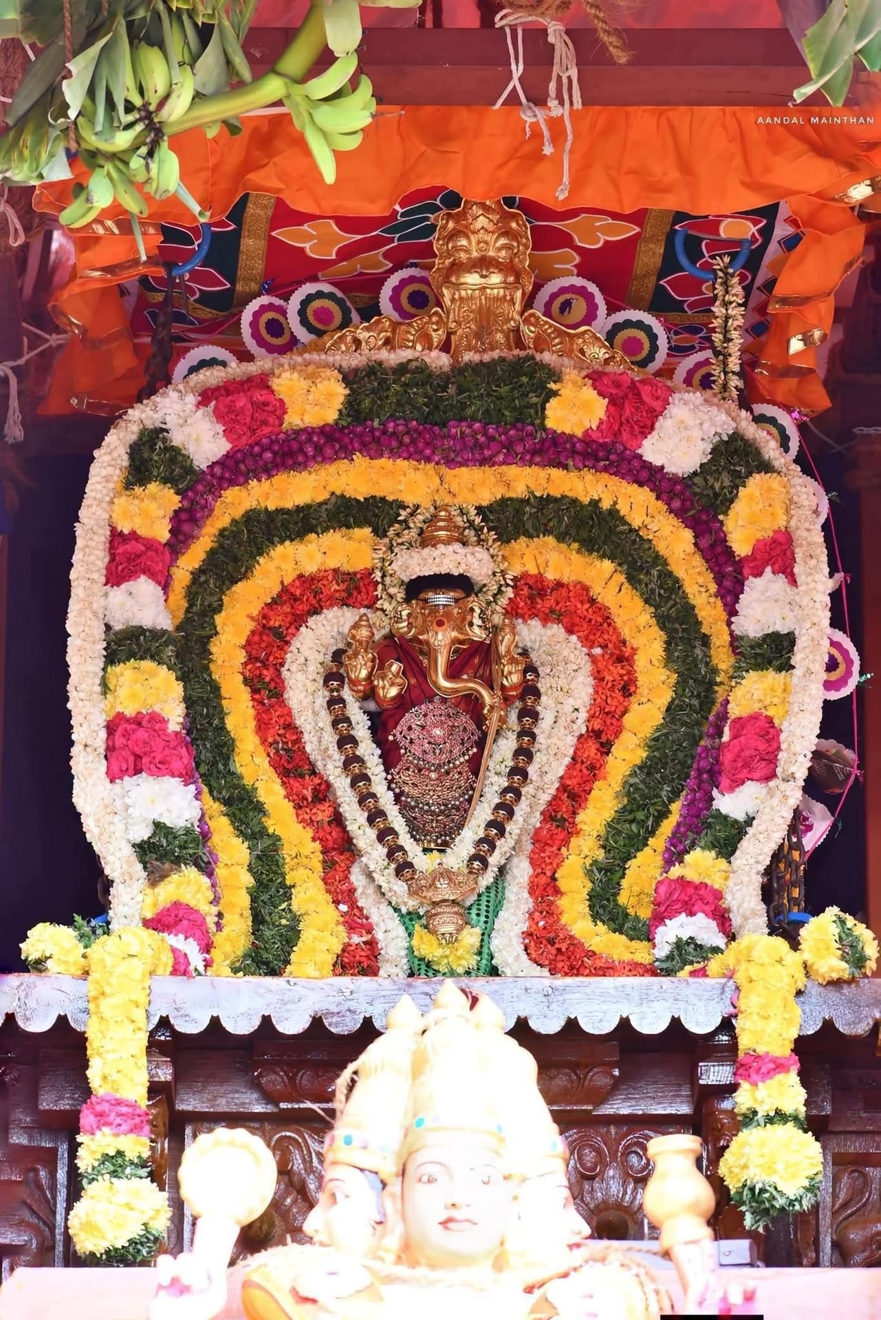 பிள்ளையார்பட்டி கற்பக விநாயகர் கோயில் விநாயகர் சதுர்த்தி விழா: பக்திப் பரவசத்துடன் கோலாகலமாக நடைபெற்ற தேரோட்டம்! - படம் 2