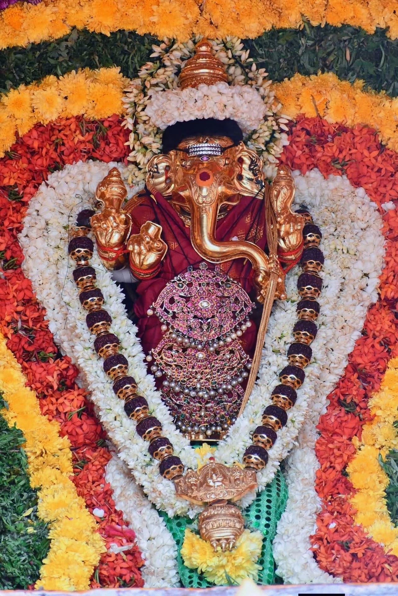 பிள்ளையார்பட்டி கற்பக விநாயகர் கோயில் விநாயகர் சதுர்த்தி விழா: பக்திப் பரவசத்துடன் கோலாகலமாக நடைபெற்ற தேரோட்டம்! - படம் 3