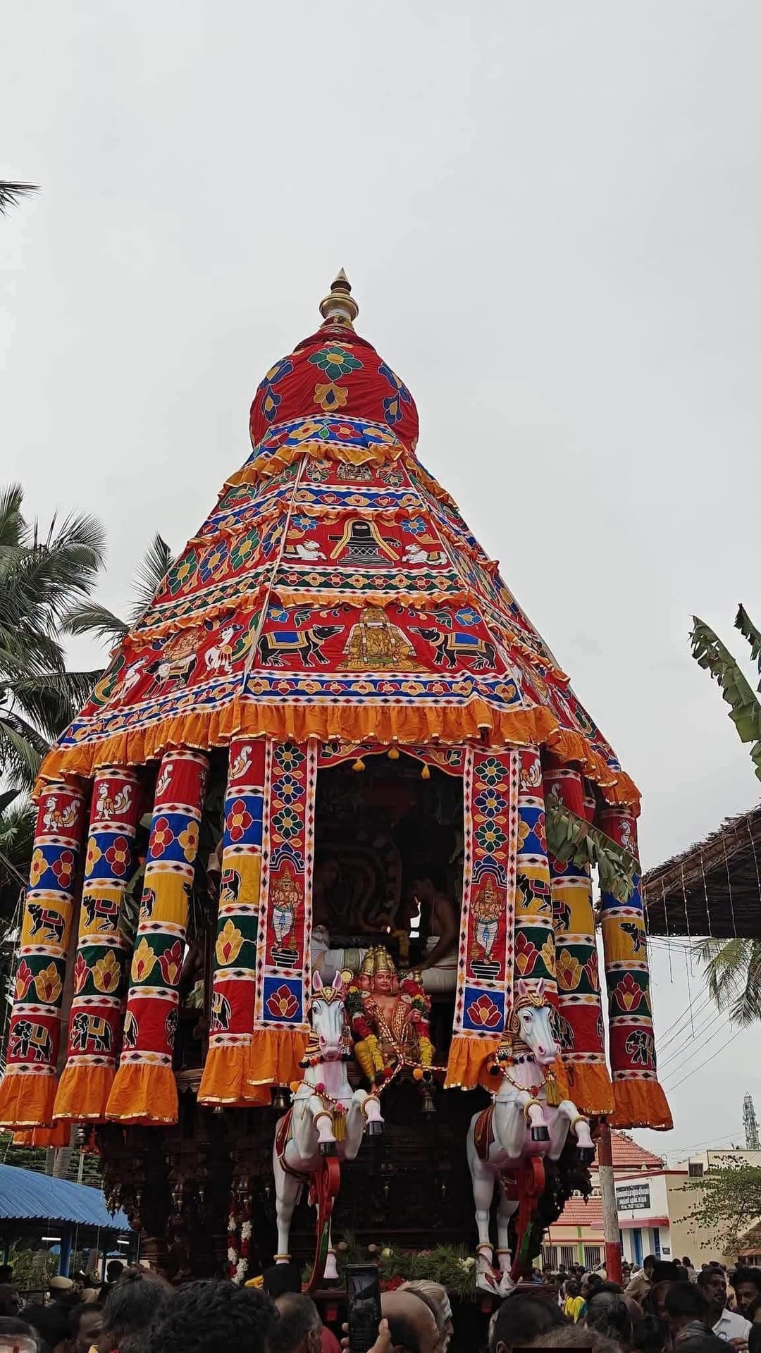 பிள்ளையார்பட்டி கற்பக விநாயகர் கோயில் விநாயகர் சதுர்த்தி விழா: பக்திப் பரவசத்துடன் கோலாகலமாக நடைபெற்ற தேரோட்டம்! - படம் 4