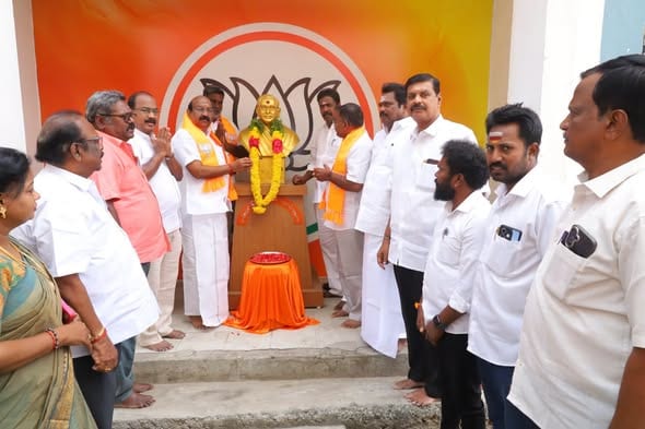 புதுச்சேரி பாஜக தலைமை அலுவலகத்தில் பண்டிட் தீன்தயாள் உபாத்யாயா பிறந்தநாள் அனுசரிப்பு!