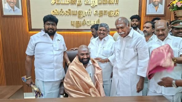 வில்லியனூரில் புதிய சட்டமன்ற உறுப்பினர் அலுவலகம்: முதல்வர் என். ரங்கசாமி திறந்து வைத்தார்! - படம் 2