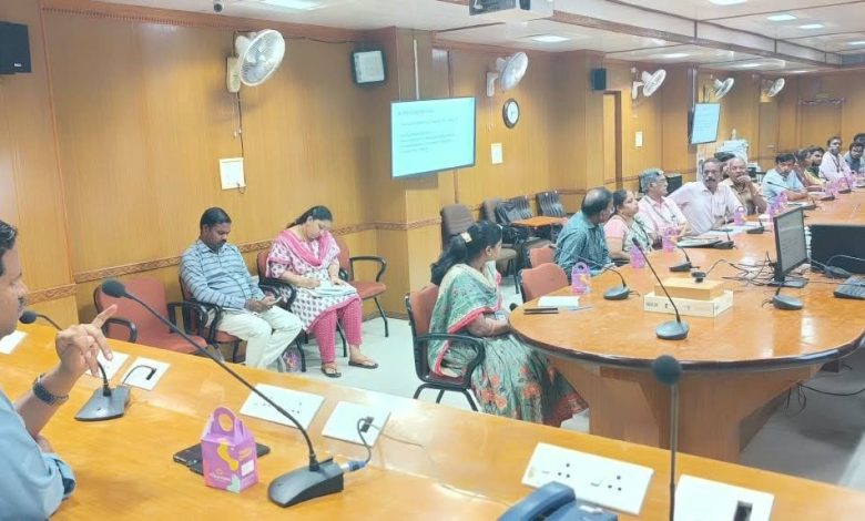 புதுச்சேரியில் இரத்தமாற்று சேவைகள் குறித்து ஆட்சியர் குலோத்துங்கன் தீவிர ஆய்வு: ஏனாமில் புதிய இரத்த மையம் அமைக்க உத்தரவு!