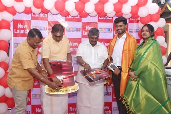 புதுச்சேரியில் புதிய ஐபோன் மாடல்கள் அறிமுகம்: உள்துறை அமைச்சர் நமச்சிவாயம் தொடக்கி வைத்தார்!