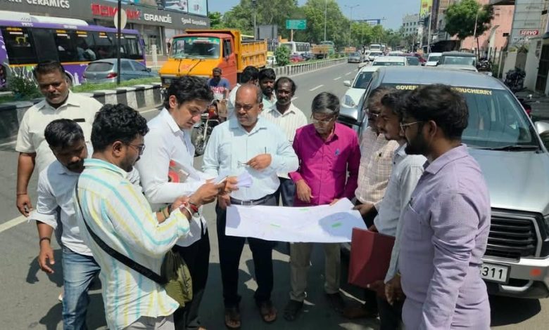 புதுச்சேரி இந்திரா காந்தி - ராஜீவ் காந்தி சதுக்கம் மேம்பால பணி: ஒப்பந்ததாரர்களிடம் நிலத்தை ஒப்படைத்தது பொதுப்பணித்துறை!