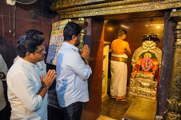 காமராஜ் நகர் ரெயின்போ நகரில் புதிய சிமெண்ட் சாலை அமைக்கும் பணி: ஜோஸ் சார்லஸ் மார்ட்டின் பூமி பூஜை செய்து துவக்கி வைத்தார்!