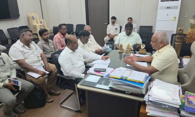 வடகிழக்கு பருவமழை: கால்வாய் தூர்வாரும் பணிகளை அக்டோபர் 2-வது வாரத்துக்குள் முடிக்க அமைச்சர் மல்லாடி கிருஷ்ணாராவ் உத்தரவு!